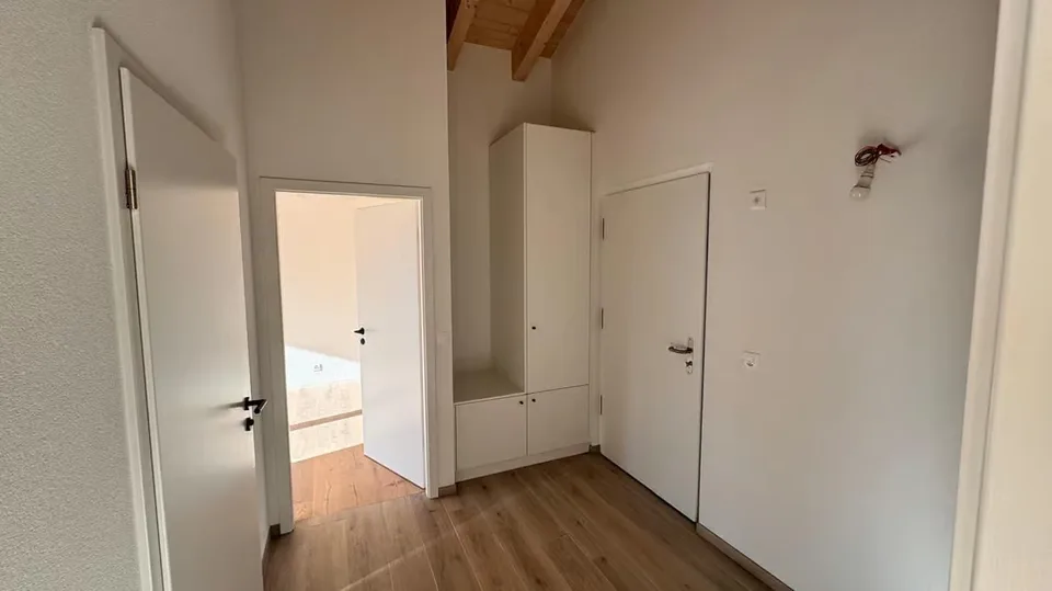 Letzte Charge: 4 1/2 und 2 1/2 Zimmer (für gewerbliche Nutzung) – Foto 11 von 13