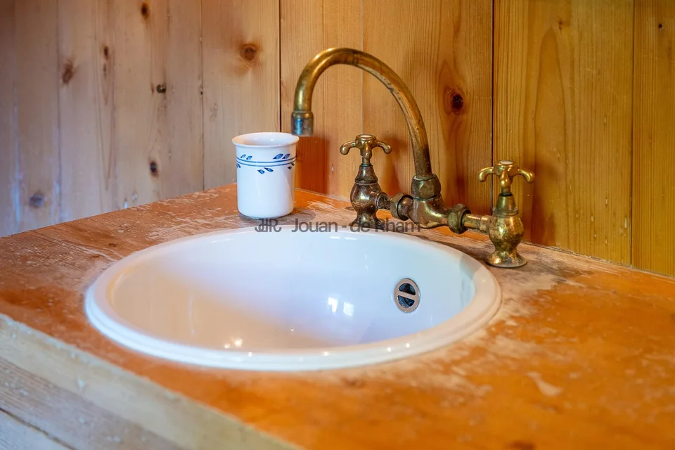 Essertines-sur-Rolle | Maison de charme et son annexe en zone village – photo 15 sur 21