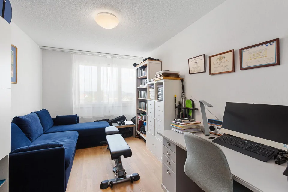 Grosszügig wohnen: Helle 4.5-Zimmer-Wohnung mit durchdachtem Grundriss – Foto 7 von 11
