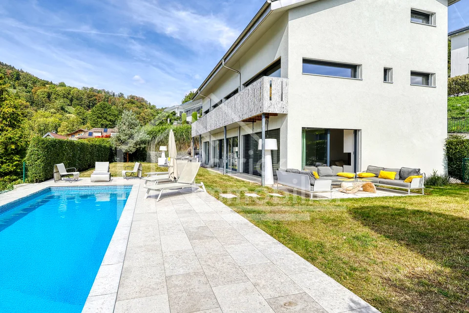 Propriété contemporaine d'exception avec vue panoramique sur le lac – photo 2 sur 21