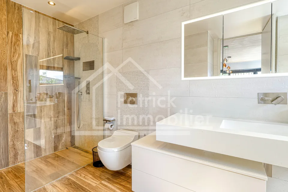 Propriété contemporaine d'exception avec vue panoramique sur le lac – photo 14 sur 21