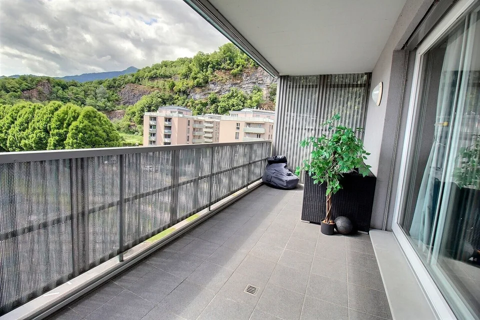 Hervorragende moderne 4-Zimmer-Wohnung mit Terrasse – Foto 10 von 11
