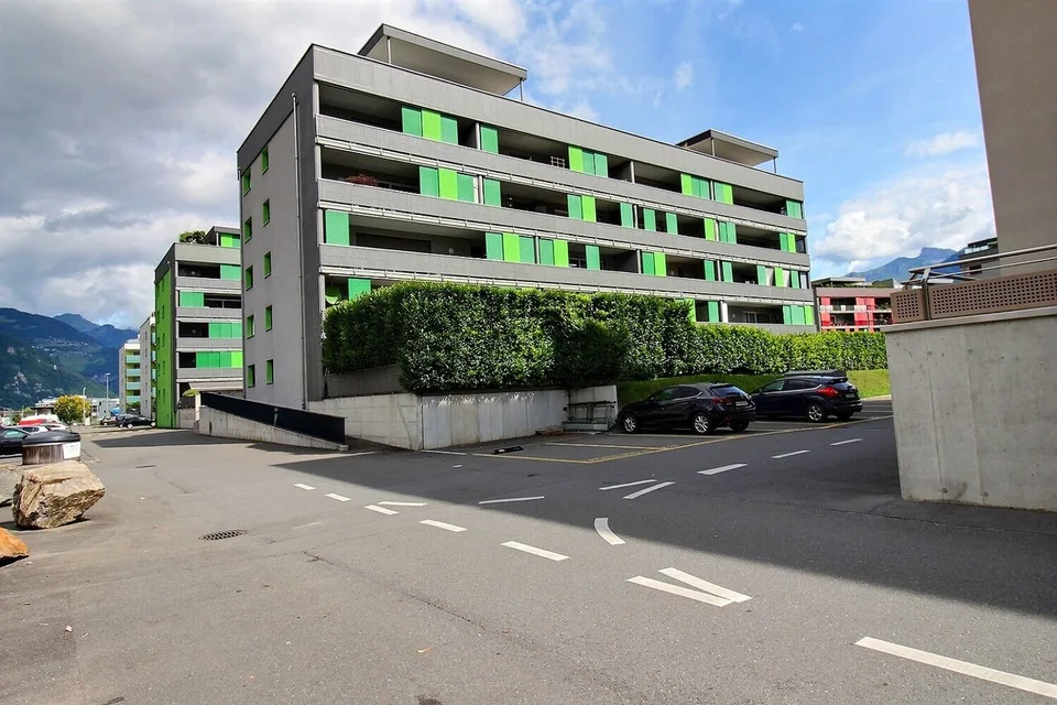 Hervorragende moderne 4-Zimmer-Wohnung mit Terrasse – Foto 9 von 11