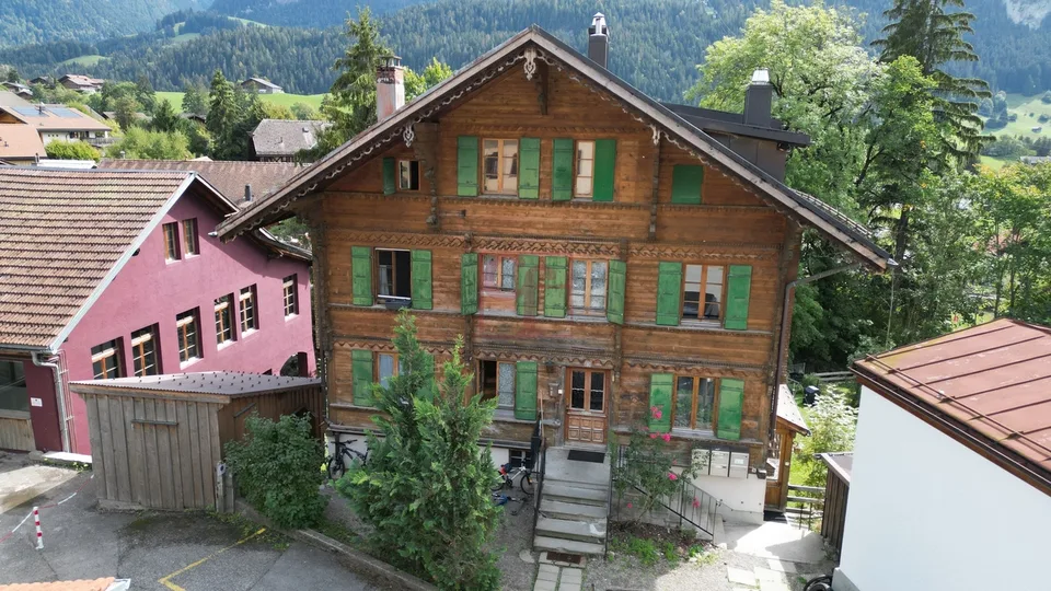 Ideal gelegene Renditeimmobilie im Herzen des Dorfes – Foto 2 von 7