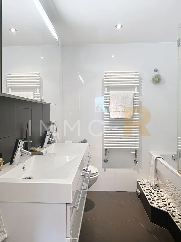 Opportunità unica nel cuore di Romont, edificio misto in vendita – foto 9 di 12
