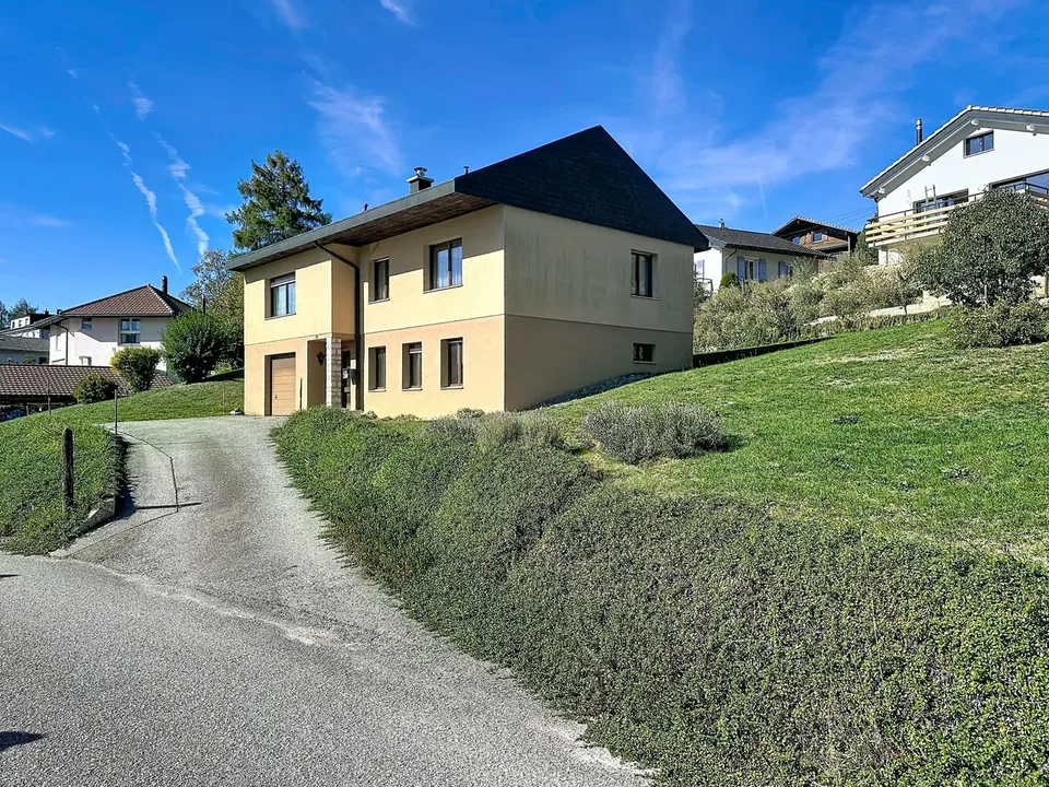 Einzelvilla, bemerkenswertes Potenzial in Wohngegend – Foto 13 von 13