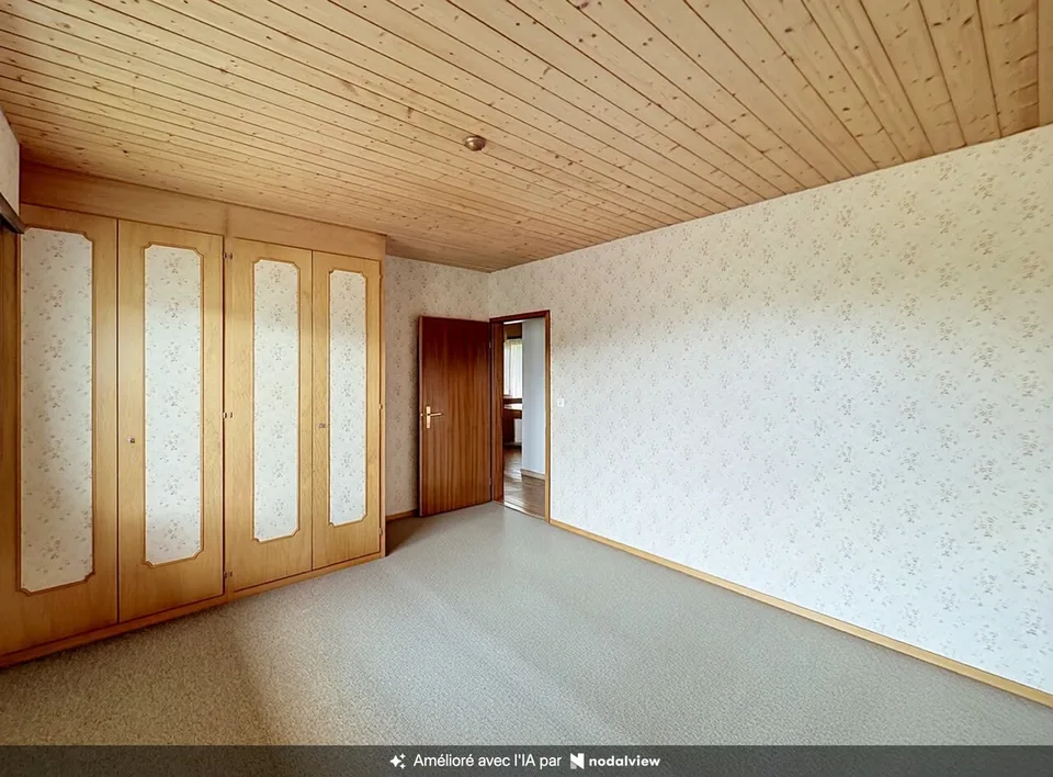 Einzelvilla, bemerkenswertes Potenzial in Wohngegend – Foto 6 von 13