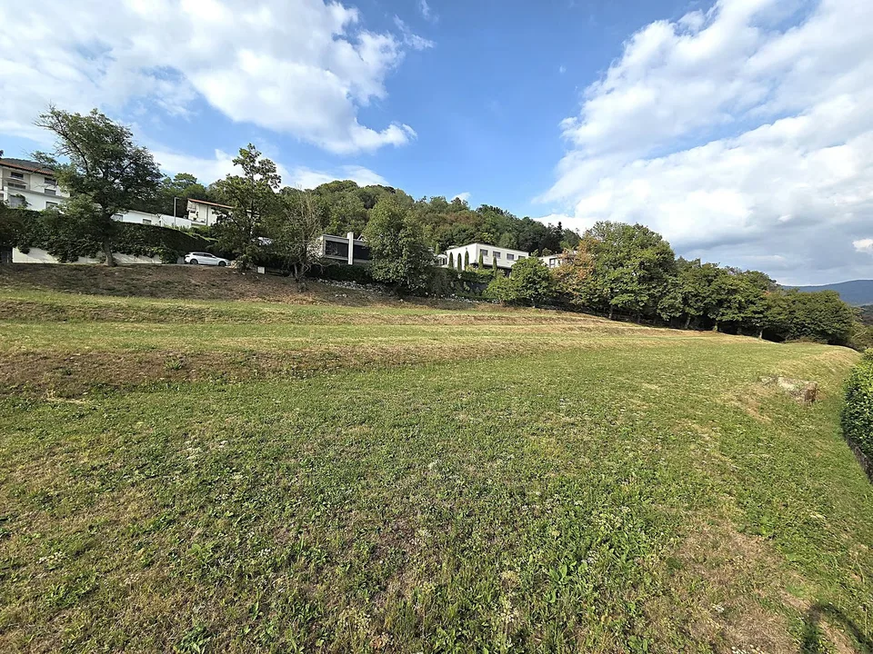 Terreno edificabile in zona residenziale ad Arzo – foto 2 di 7