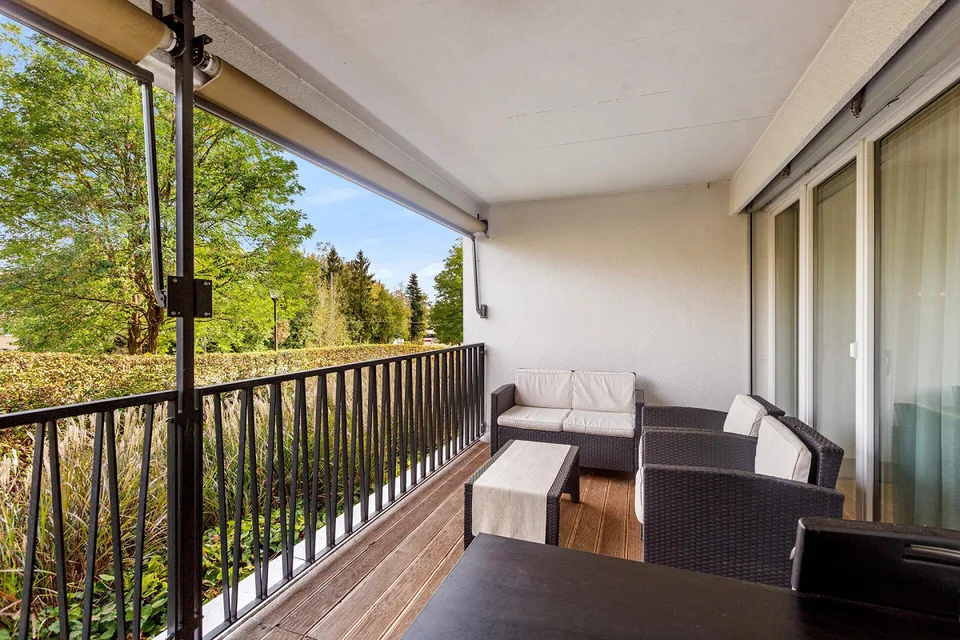 Wohnen mit Freiraum: Modern, 4.5 Zimmer und zwei Aussenbereiche – Foto 9 von 10