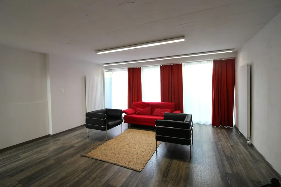 Proprietà versatile e molto generosa con fascino e potenziale – foto 13 di 17