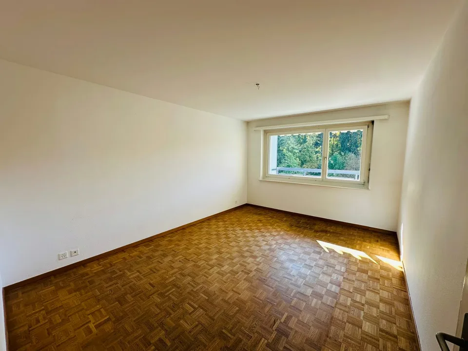 Charmante 3-Zimmer-Wohnung im 5. Obergeschoss in Zollikon – Foto 4 von 11