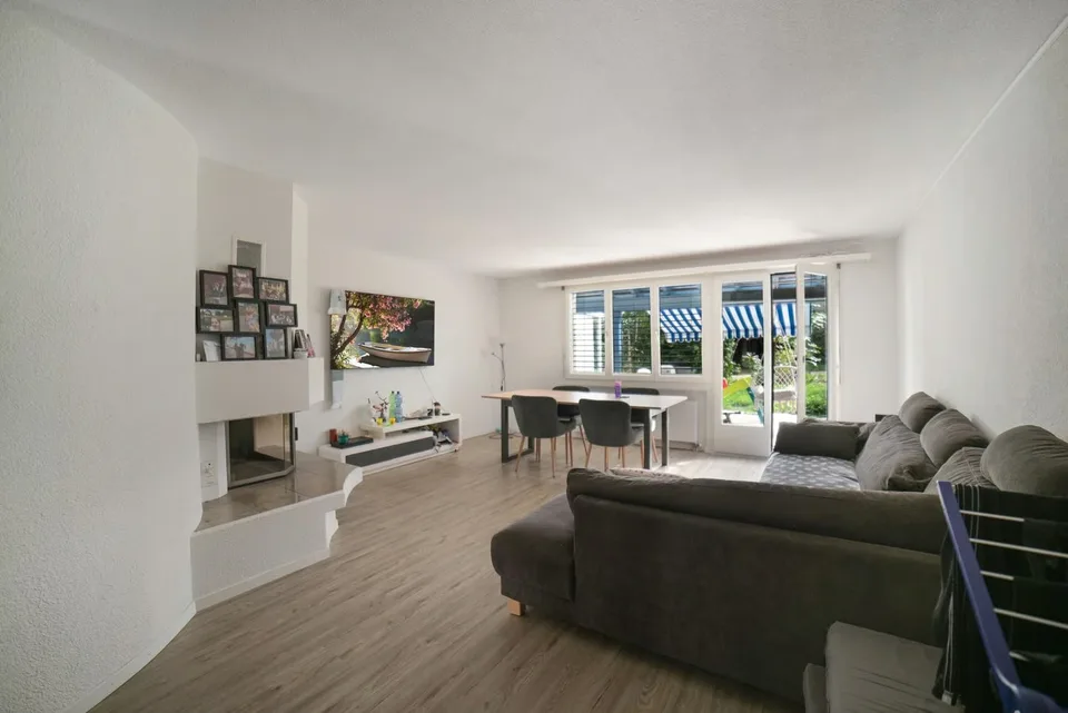 Charmantes 5.5-Zimmer-Reihenhaus in Bäretswil – Foto 2 von 16