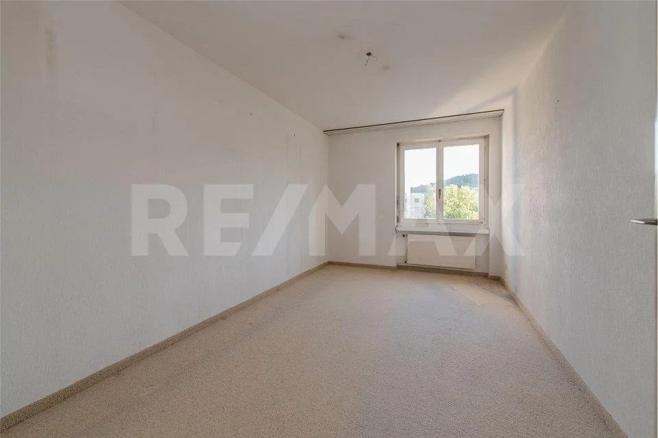 APPARTEMENT 4½ CHAMBRES AU CINQUIÈME ÉTAGE AVEC VUE DE RÊVE – photo 7 sur 12