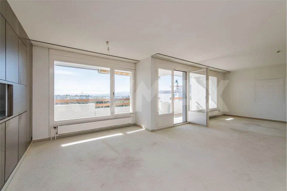 APPARTEMENT 4½ CHAMBRES AU CINQUIÈME ÉTAGE AVEC VUE DE RÊVE – photo 3 sur 12