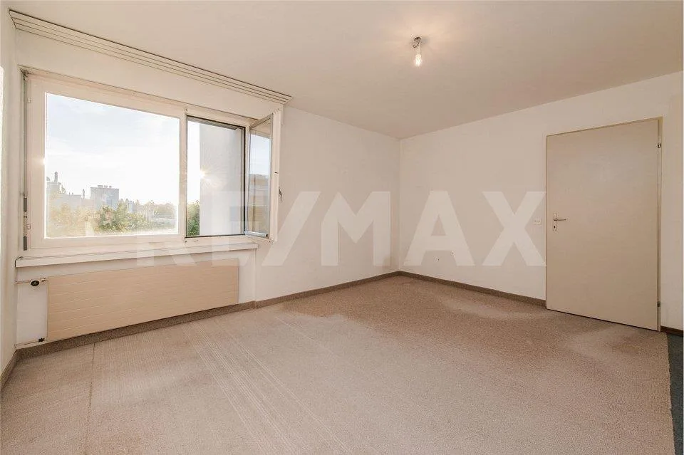 APPARTEMENT 4½ CHAMBRES AU CINQUIÈME ÉTAGE AVEC VUE DE RÊVE – photo 8 sur 12