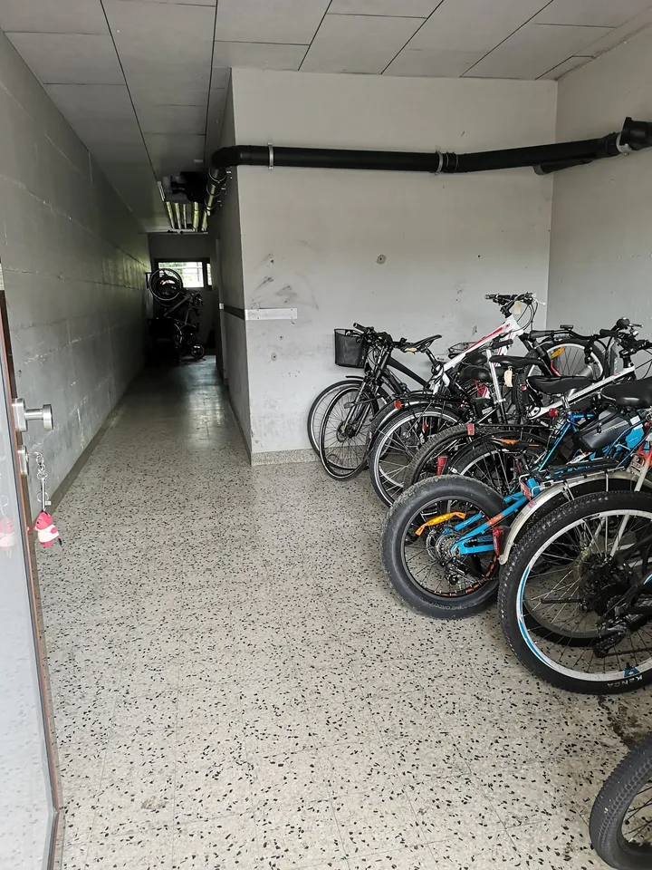 In vendita a Delémont: appartamento 3.5 locali con garage privato, vista sulla città – foto 25 di 28