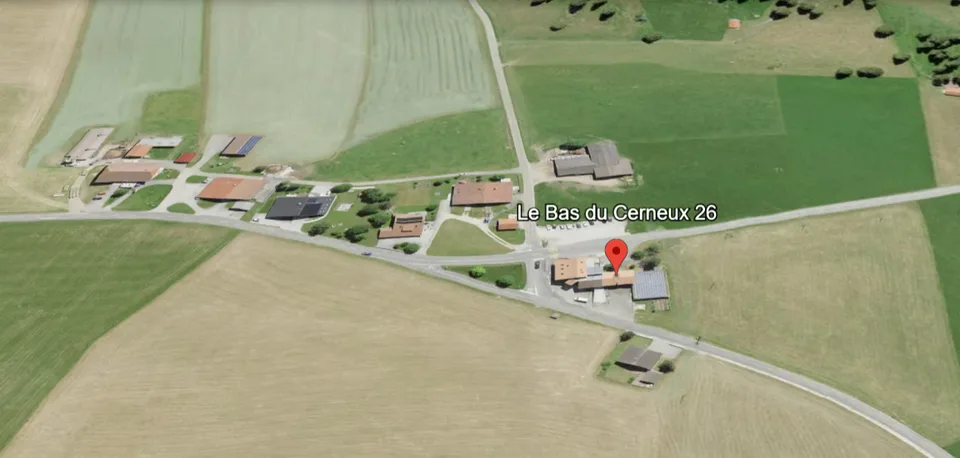Gemischt genutztes Gebäude mit Restaurant, 4 Wohnungen, Lagerräumen, Gemeinschaftsgarage, Solarpanels – Foto 7 von 9