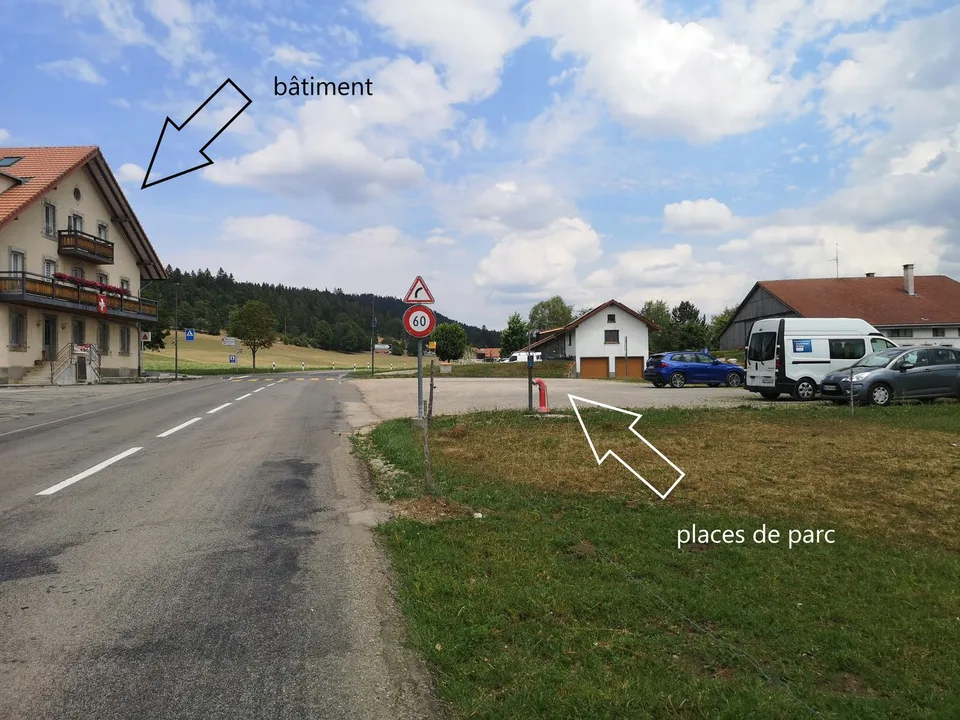 Gemischt genutztes Gebäude mit Restaurant, 4 Wohnungen, Lagerräumen, Gemeinschaftsgarage, Solarpanels – Foto 4 von 9