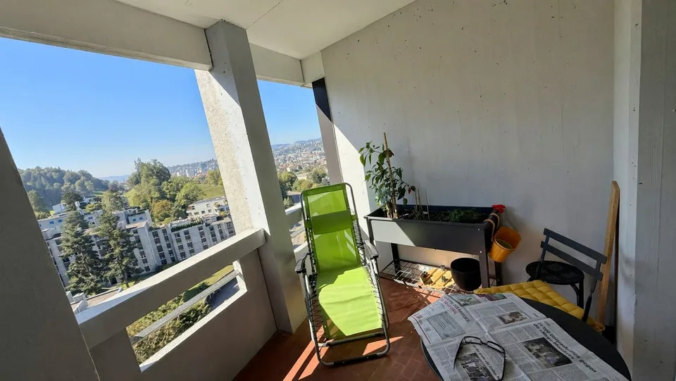 Incantevole attico di 2,5 stanze con vista panoramica a San Gallo – foto 2 di 8