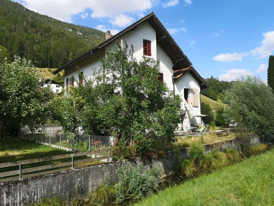 Multifunktionales Haus mit 3 Wohnungen, Weinkeller und Garten – Foto 5 von 30