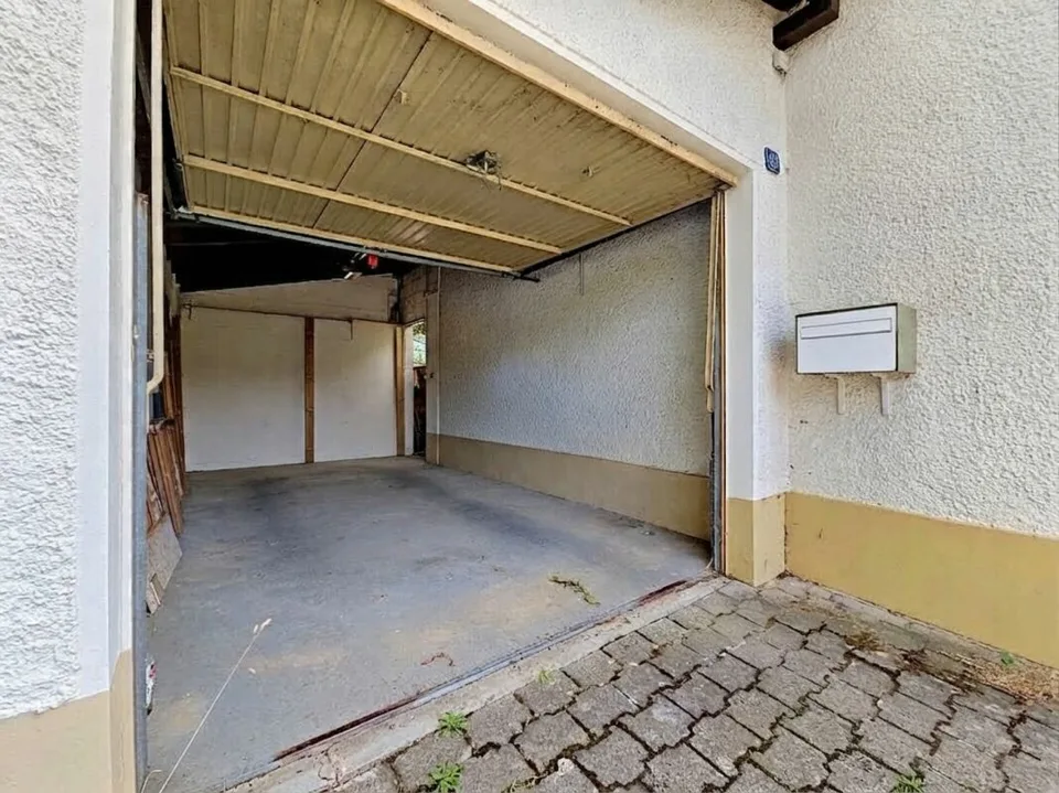 Ideal for a couple with a large garden – photo 20 of 21