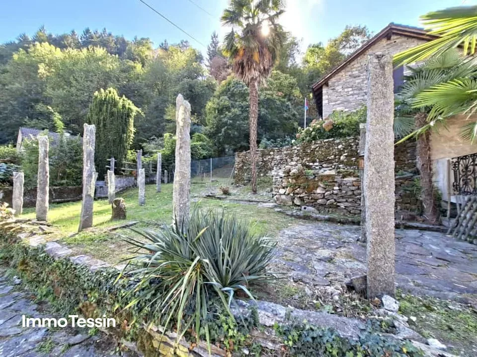 Maggiatal : Charmante et grande maison rustique avec jardin de rêve et vue panoramique sur le Maggiatal – photo 2 sur 13