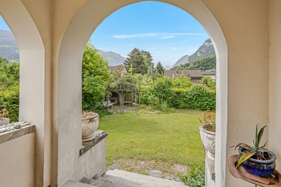 Charmante Villa dans un Emplacement Calme à Glarus Nord – Votre Maison de Rêve avec Vue sur la Montagne – photo 3 sur 11