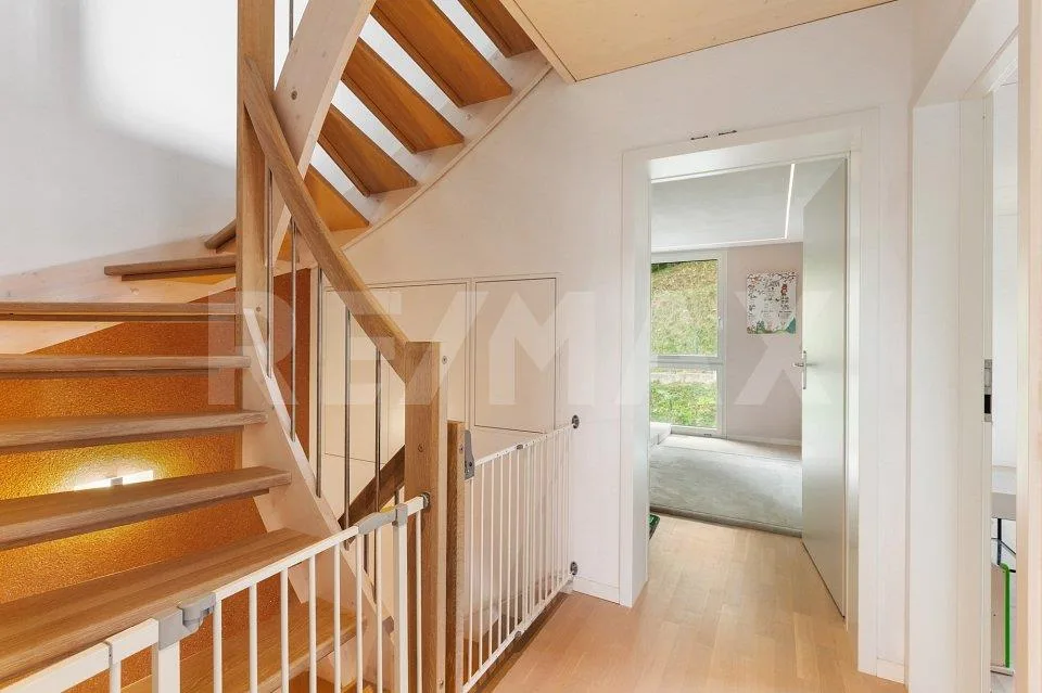 Exklusives 5.5-Zi.-Doppeleinfamilienhaus mit fantastischer Aussicht – Foto 5 von 13