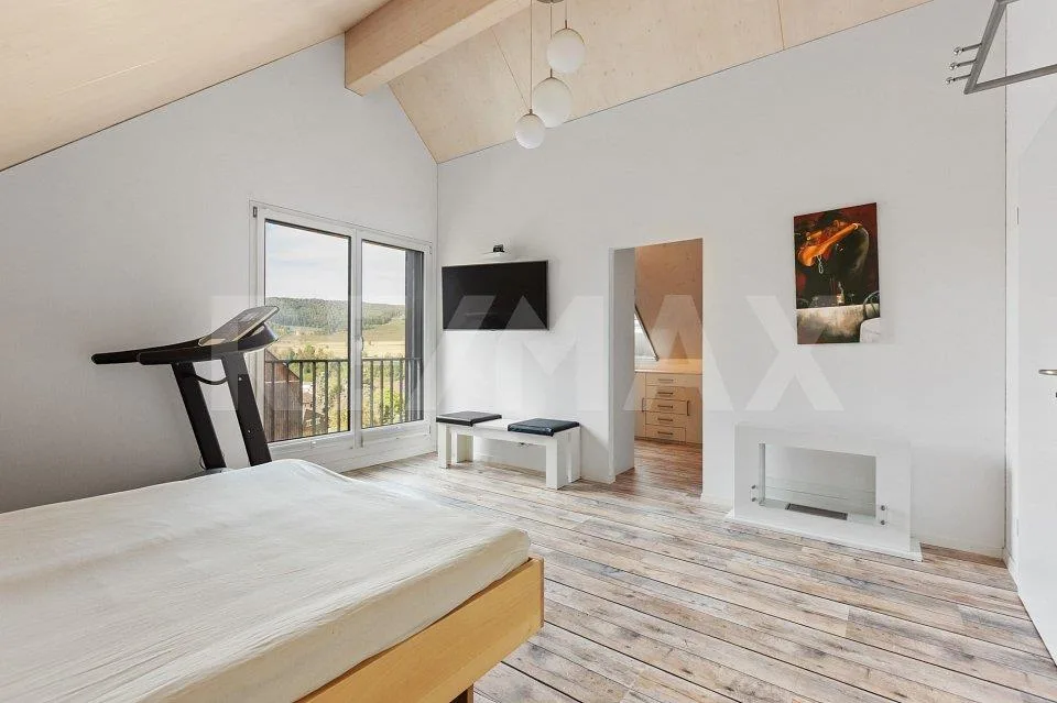 Exklusives 5.5-Zi.-Doppeleinfamilienhaus mit fantastischer Aussicht – Foto 8 von 13