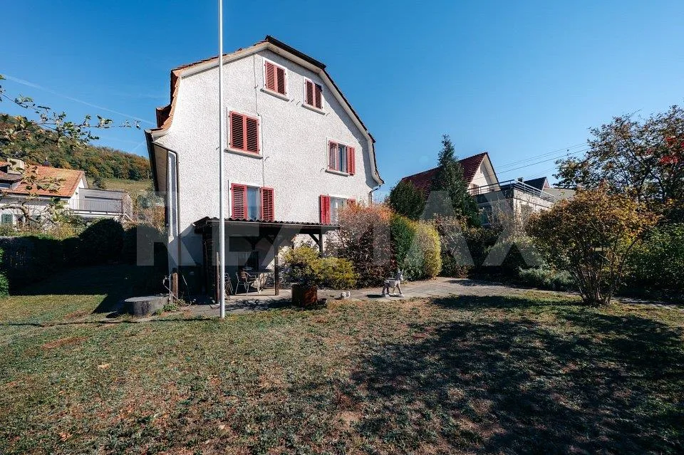 Casa bifamiliare indipendente con grande terreno e potenziale futuro – foto 6 di 13