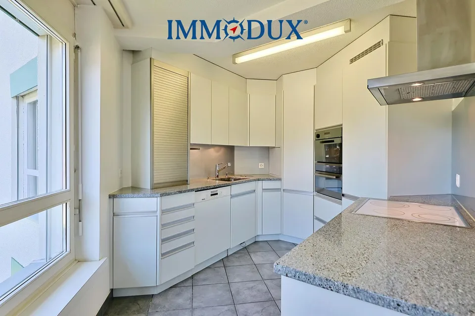 Spacious penthouse duplex with private wellness area – photo 5 of 8