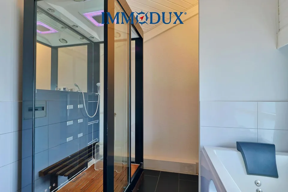 Spacious penthouse duplex with private wellness area – photo 6 of 8