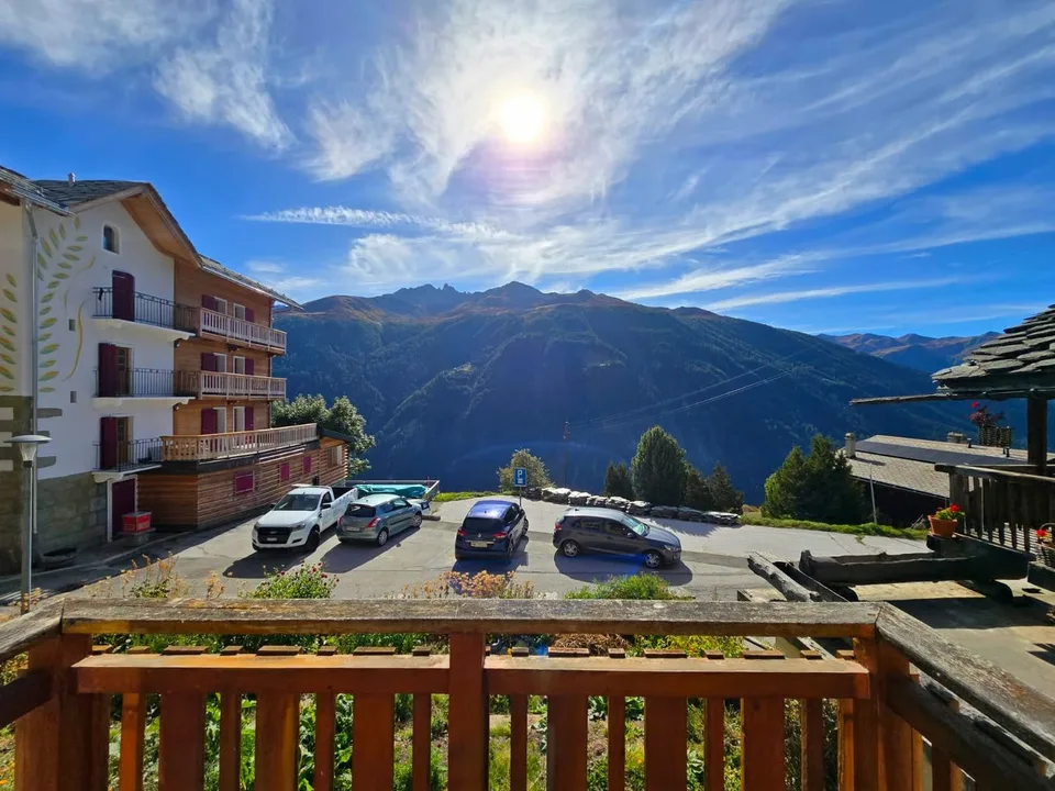 Charmante Wohnung in Eison (Val d'Hérens) mit Aussicht, großem Garten und Garage – Foto 2 von 20