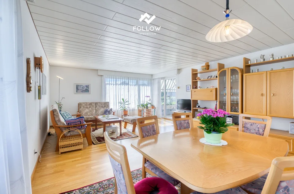 Viel Platz und herrlich hell: 4.5-Zimmer-Wohnung mit grossem Balkon – Foto 4 von 13