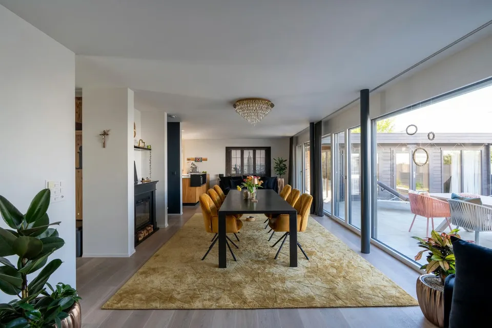 Maison individuelle luxueuse avec oasis de jardin privé et piscine – photo 7 sur 24