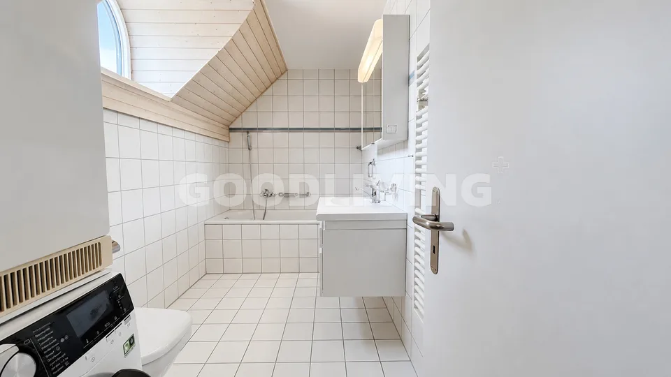Attico con vista panoramica e posizione residenziale tranquilla a Klingnau – foto 6 di 6