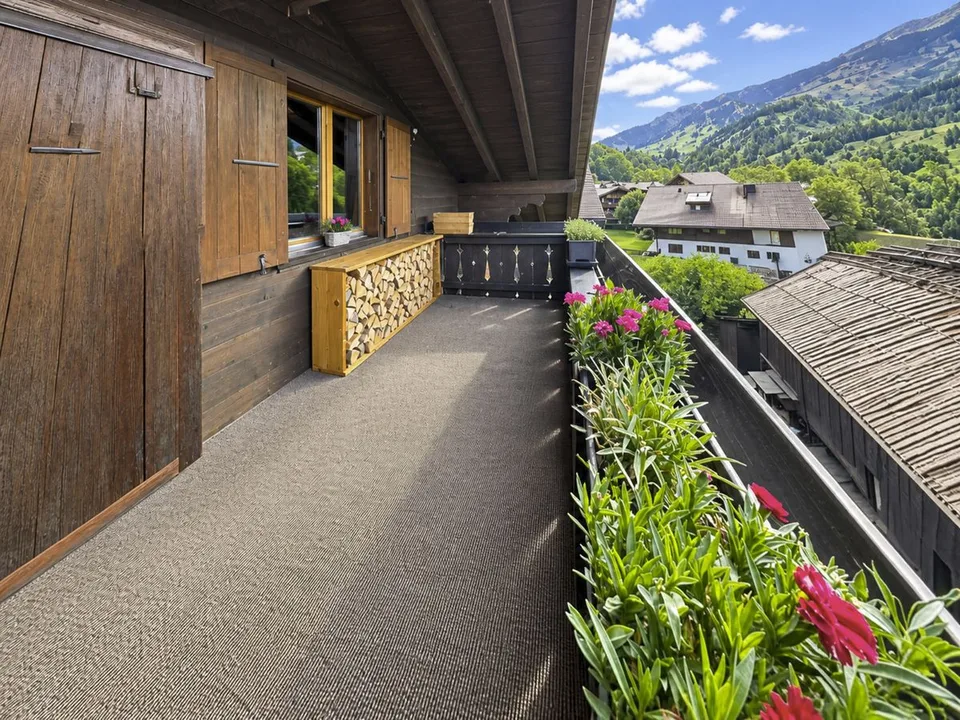 Charmante Wohnung im Zentrum von Gstaad - Tal- und Palastblick – Foto 4 von 13