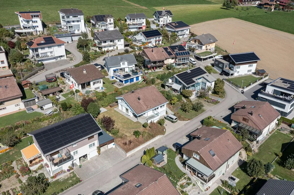 Maison individuelle de 6,5 pièces avec vue panoramique dans un emplacement ensoleillé et calme à Schüpfheim LU – photo 3 sur 13