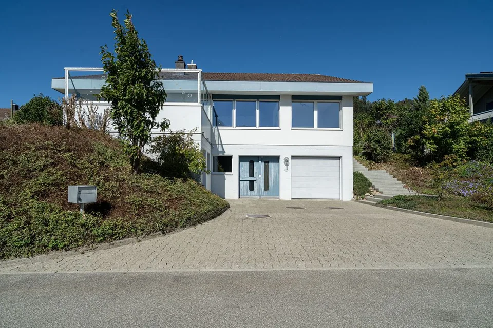 Maison individuelle de 6,5 pièces avec vue panoramique dans un emplacement ensoleillé et calme à Schüpfheim LU – photo 4 sur 13
