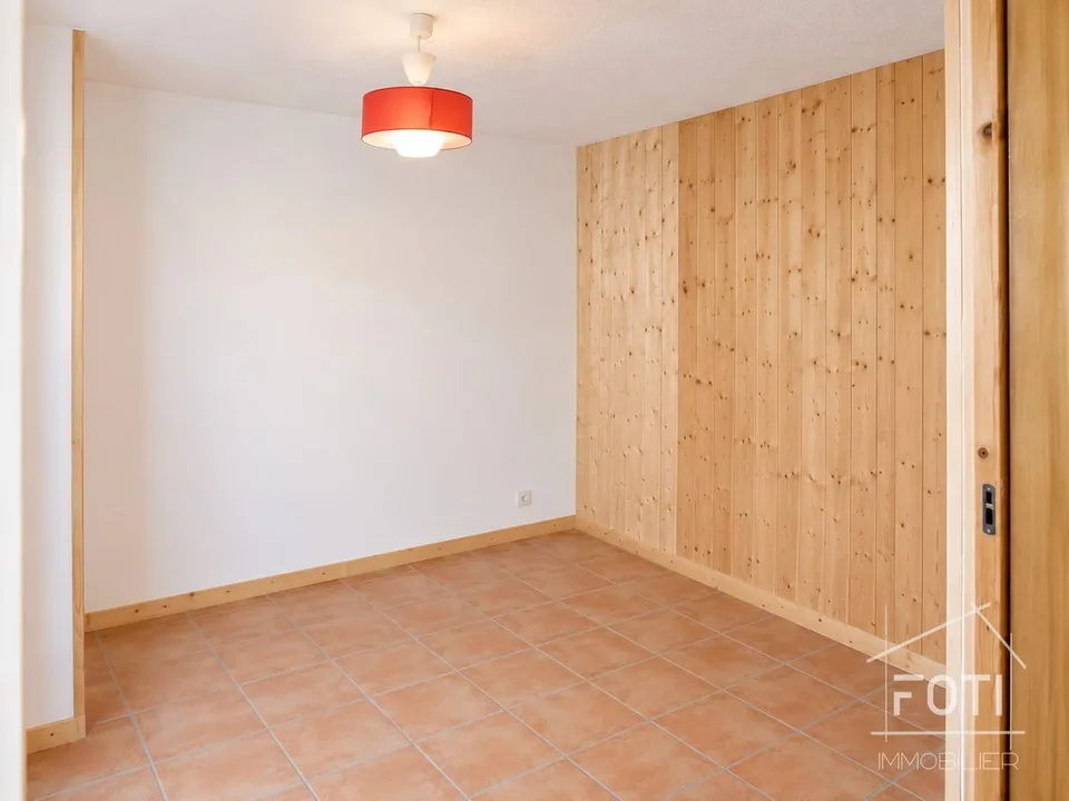 Immeuble de rendement à Martigny-Combe - 5,04 % brut avec potentiel de valorisation. – photo 8 sur 12