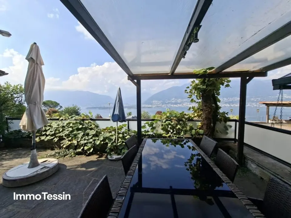 Traditionelles Tessinerhaus mit 2 separaten Wohnungen und atemberaubende Sicht auf den Lago Maggiore – Foto 3 von 13