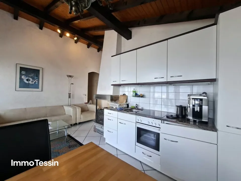 Traditionelles Tessinerhaus mit 2 separaten Wohnungen und atemberaubende Sicht auf den Lago Maggiore – Foto 8 von 13