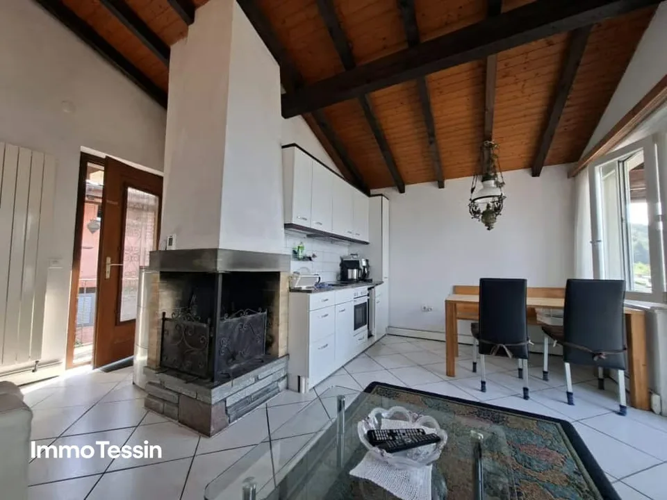 Traditionelles Tessinerhaus mit 2 separaten Wohnungen und atemberaubende Sicht auf den Lago Maggiore – Foto 7 von 13