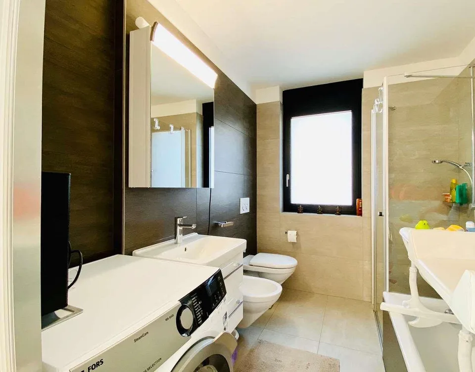 Affittiamo a Davesco luminoso 3.5 loc. signorile – foto 13 di 13