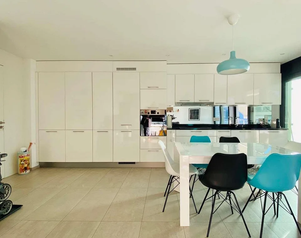 Affittiamo a Davesco luminoso 3.5 loc. signorile – foto 8 di 13