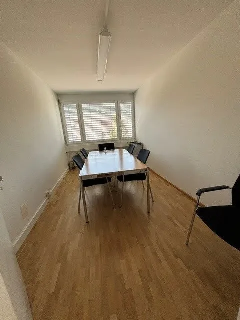 Espace commercial et de bureau attrayant dans un emplacement central à Binningen – photo 3 sur 10