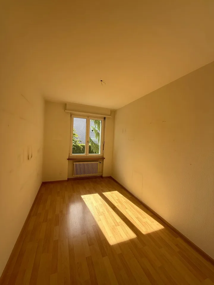 Helle 4-Zimmer-Wohnung mit Balkon in Pratteln – Foto 7 von 13