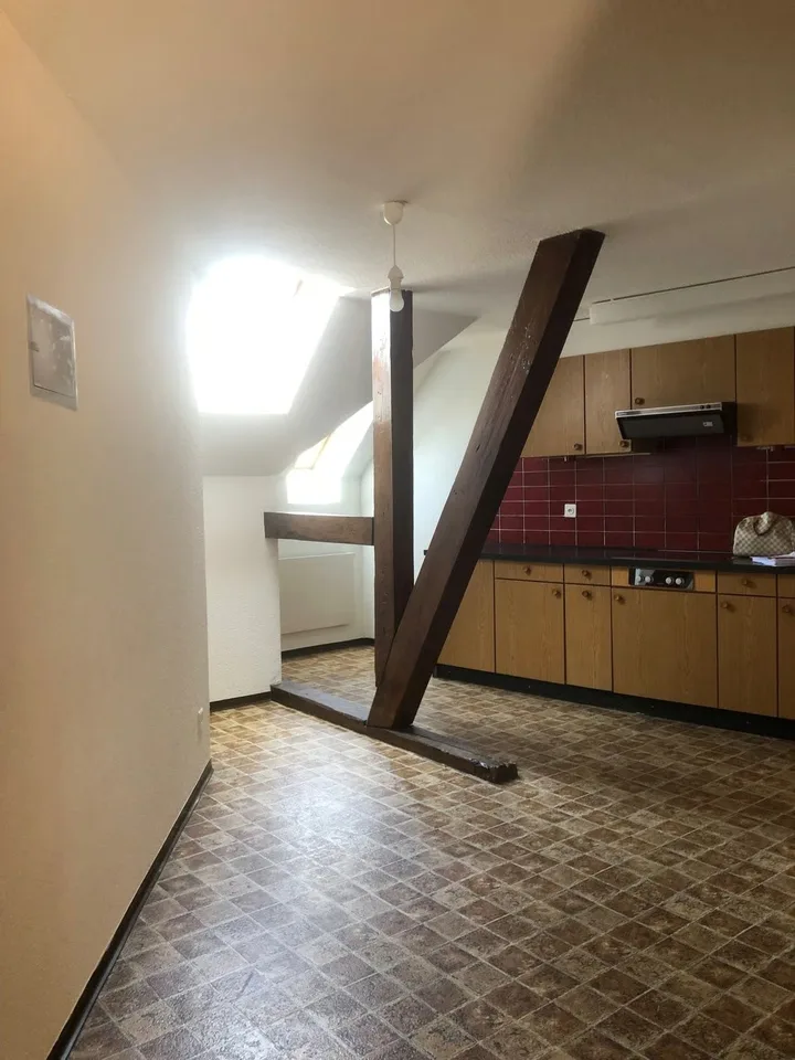 Charmante 3,5-Zimmer-Dachwohnung an zentraler Lage – Foto 5 von 13