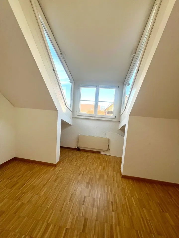 Ampio appartamento di 4,5 stanze in una posizione tranquilla con una vista fantastica – foto 7 di 13
