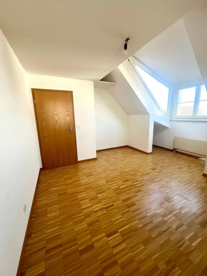 Ampio appartamento di 4,5 stanze in una posizione tranquilla con una vista fantastica – foto 6 di 13
